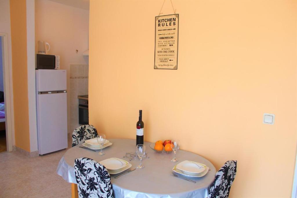 Apartment Nana Примоштен Екстер'єр фото