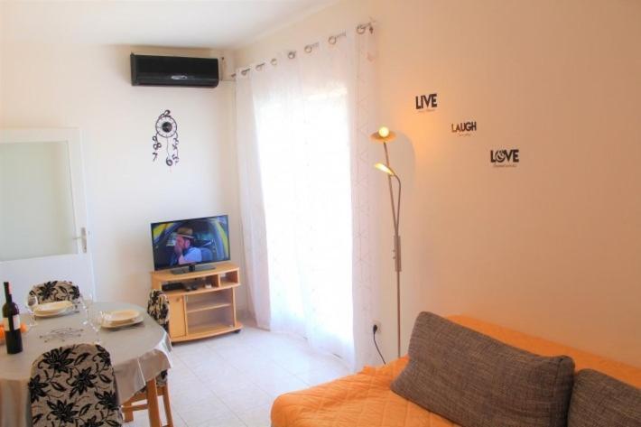 Apartment Nana Примоштен Екстер'єр фото