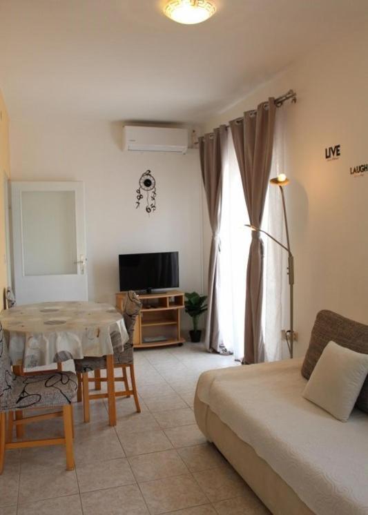 Apartment Nana Примоштен Екстер'єр фото